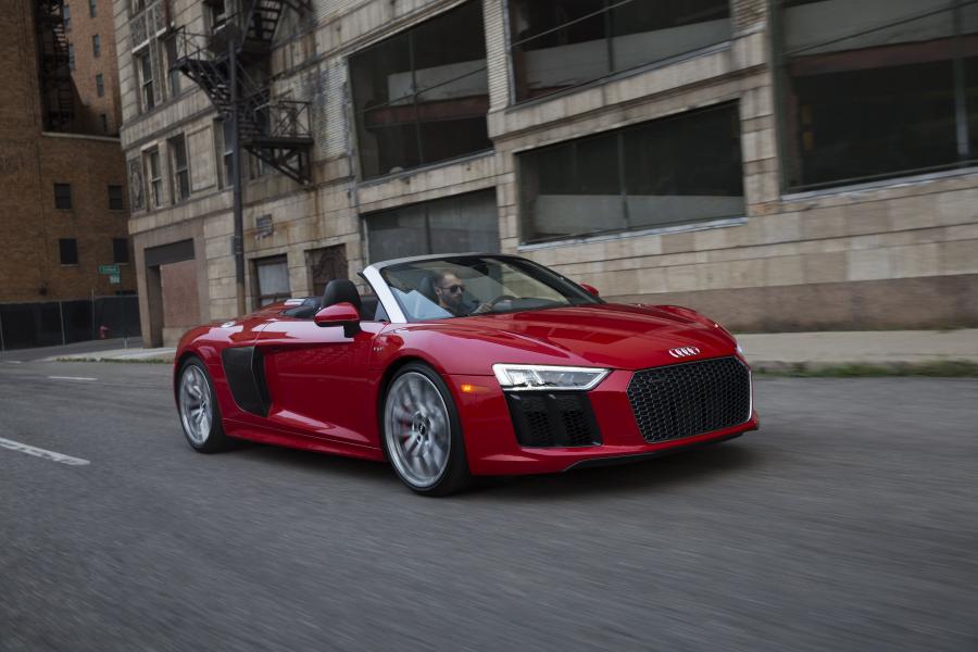  Audi R8 Spyder V10 2017 года  (NA) (фото 18 из 51)